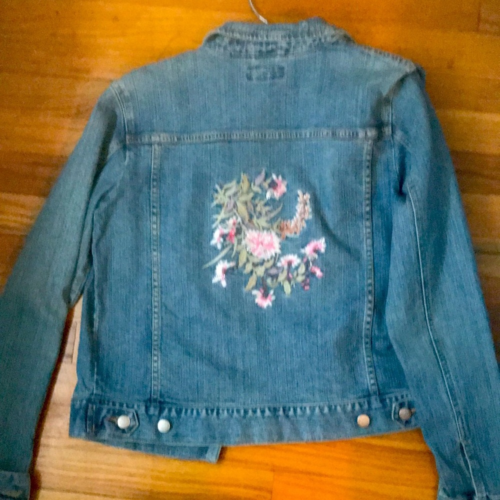 Denim Jeans Jacket Floral embroidery NWT